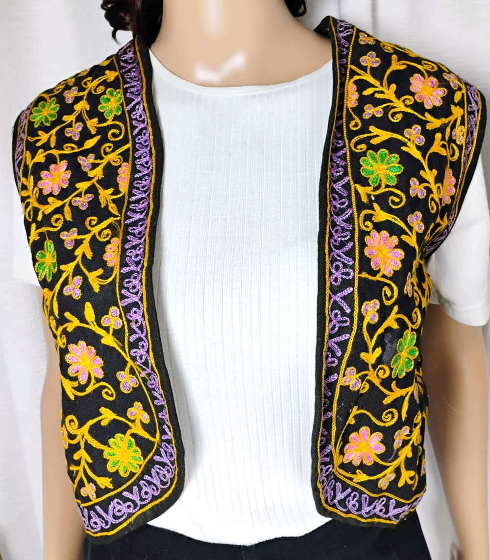 Vintage Embroidered Floral Waistcoat Vest Open Front Boho Festival Folk Art
